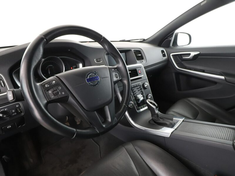 Volvo V60 FV23% automat skóra navi klima auto grzane fotele ACC czujniki parkowa I (2010-2018)