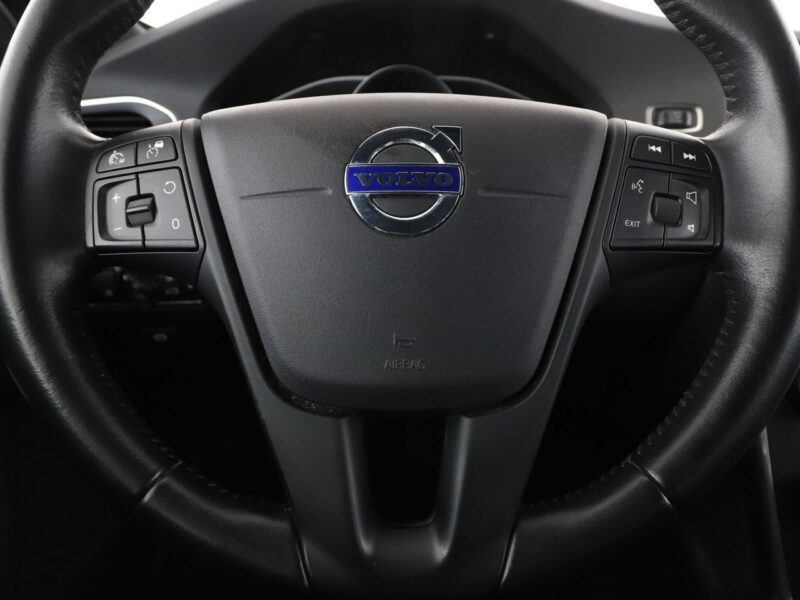 Volvo V60 FV23% automat skóra navi klima auto grzane fotele ACC czujniki parkowa I (2010-2018)