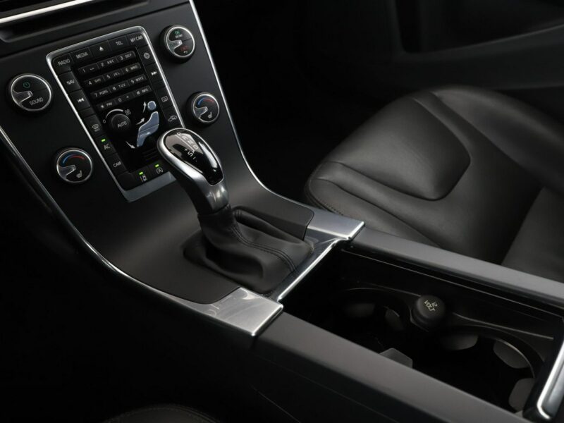 Volvo V60 FV23% automat skóra navi klima auto grzane fotele ACC czujniki parkowa I (2010-2018)