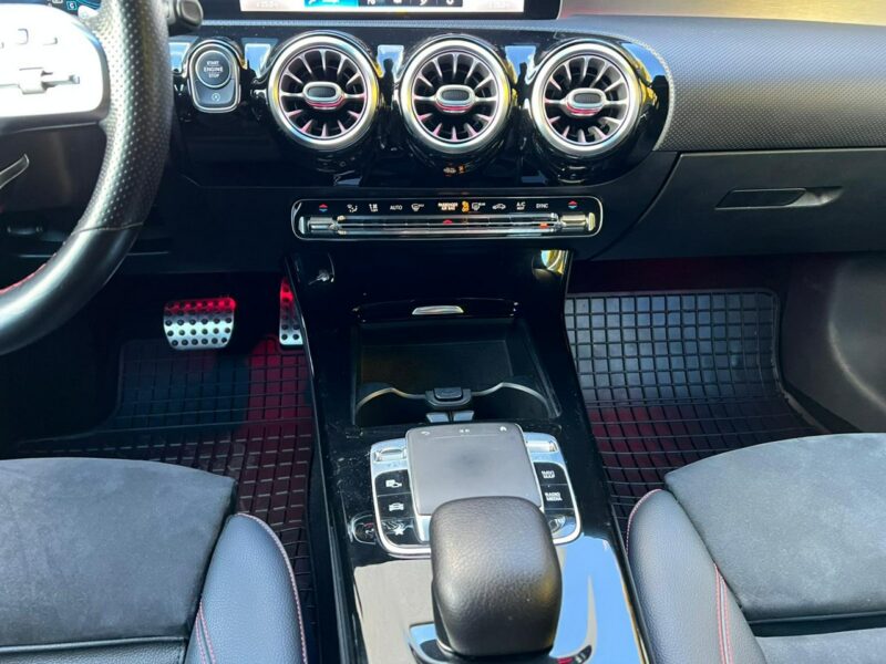 Mercedes CLA 180 CLA180 Automat AMGLine Panorama Matrix Kamera Zarejestrowany II (2019-)