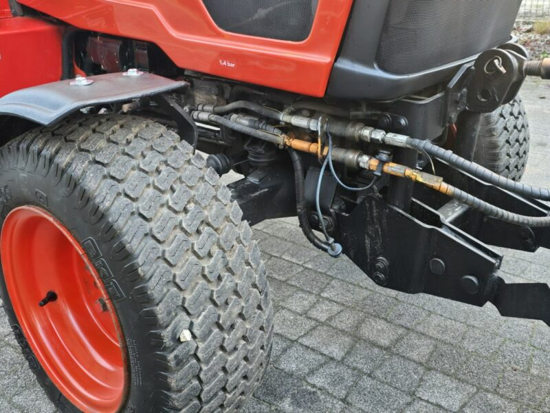 ciągniki Hako Hakotrac 3000 DA 4X4 ciągnik komunalny Ciągnik komunalny HAKO Hakotrac 3000 DA + pług, posypywarka zamiatarka