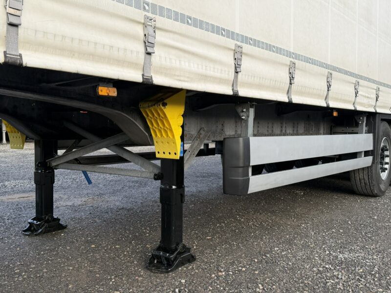 firana Schmitz Cargobull Standard Rama Ocynk Oś podnoszona Grudzień 2019r Zadbana Prosto z Trasy Stan Bardzo Dobry 2 sztuki !!!