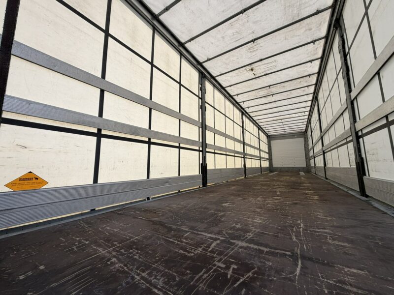 firana Schmitz Cargobull Standard Rama Ocynk Oś podnoszona Grudzień 2019r Zadbana Prosto z Trasy Stan Bardzo Dobry 2 sztuki !!!