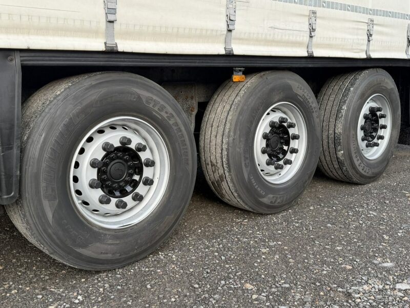 firana Schmitz Cargobull Standard Rama Ocynk Oś podnoszona Grudzień 2019r Zadbana Prosto z Trasy Stan Bardzo Dobry 2 sztuki !!!