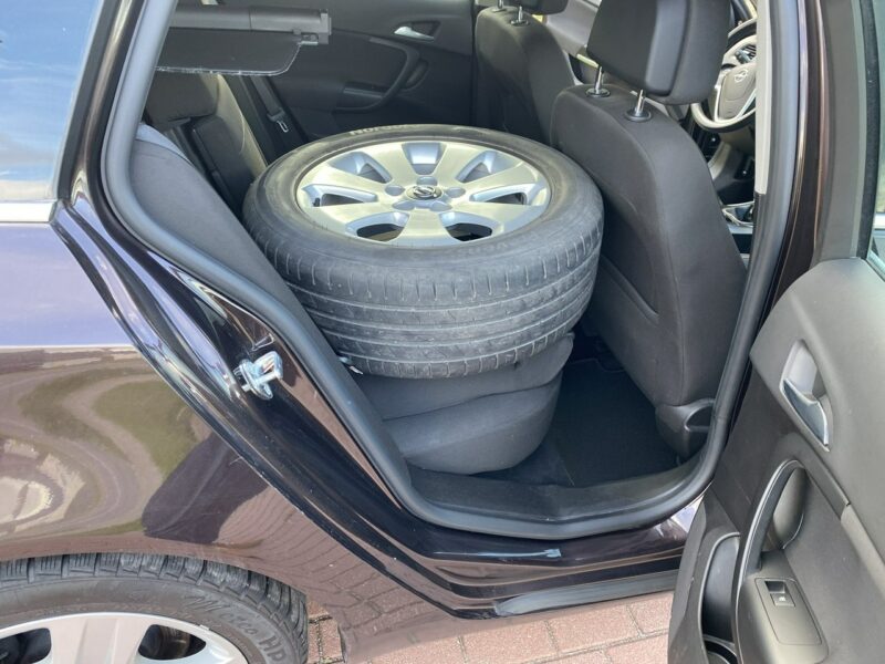 Opel Insignia Edition, nawigacja, czujniki parkowania, hak ,drugie koła,nowy rozrząd A (2008-2017)