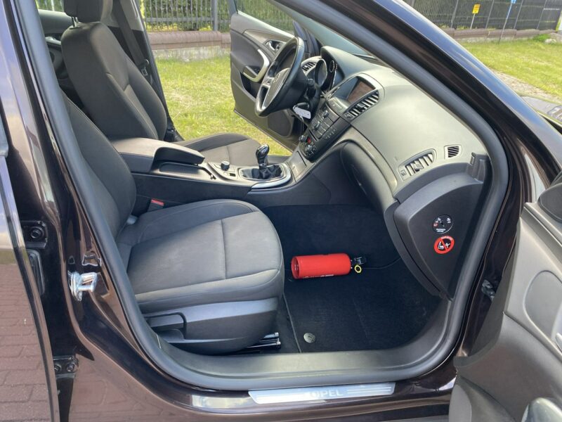 Opel Insignia Edition, nawigacja, czujniki parkowania, hak ,drugie koła,nowy rozrząd A (2008-2017)