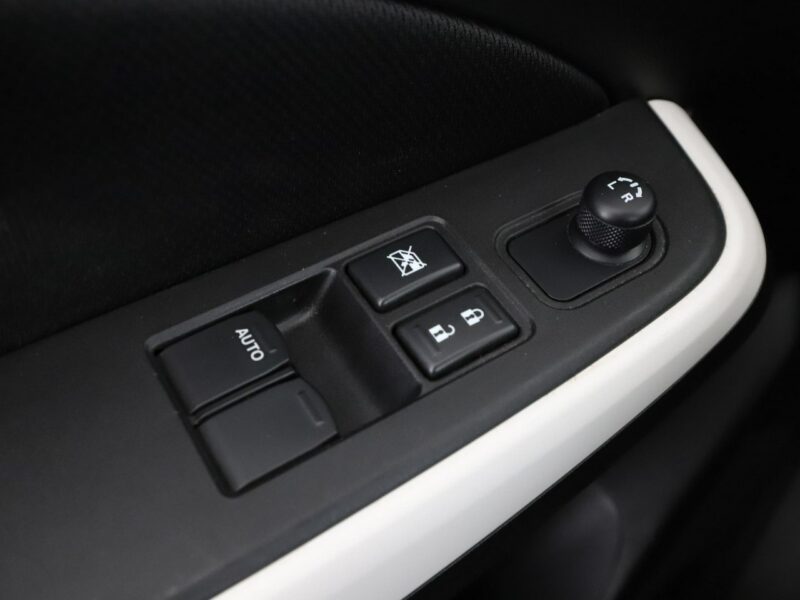 Suzuki Swift grzane fotele klima VI (2017-2024)