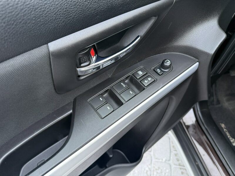 Suzuki SX4 S-Cross 1,6 120KM Klimatronik Navi Kamera Xenon 2xPDC